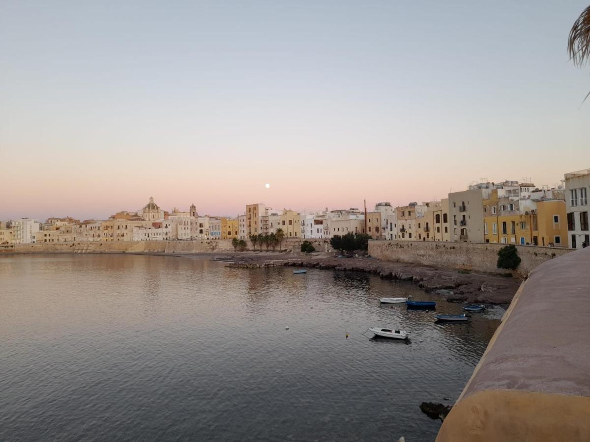 Oltre: Monolocale Con Terrazzo Privato Al Piano Apartment Trapani Bagian luar foto