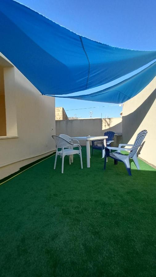 Oltre: Monolocale Con Terrazzo Privato Al Piano Apartment Trapani Bagian luar foto