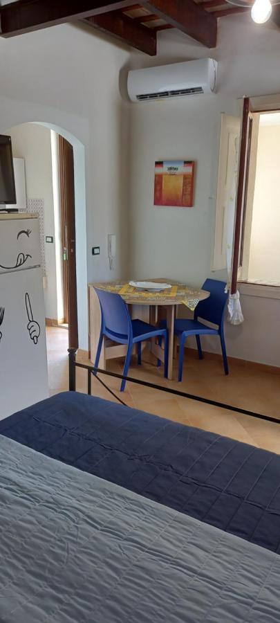 Oltre: Monolocale Con Terrazzo Privato Al Piano Apartment Trapani Bagian luar foto